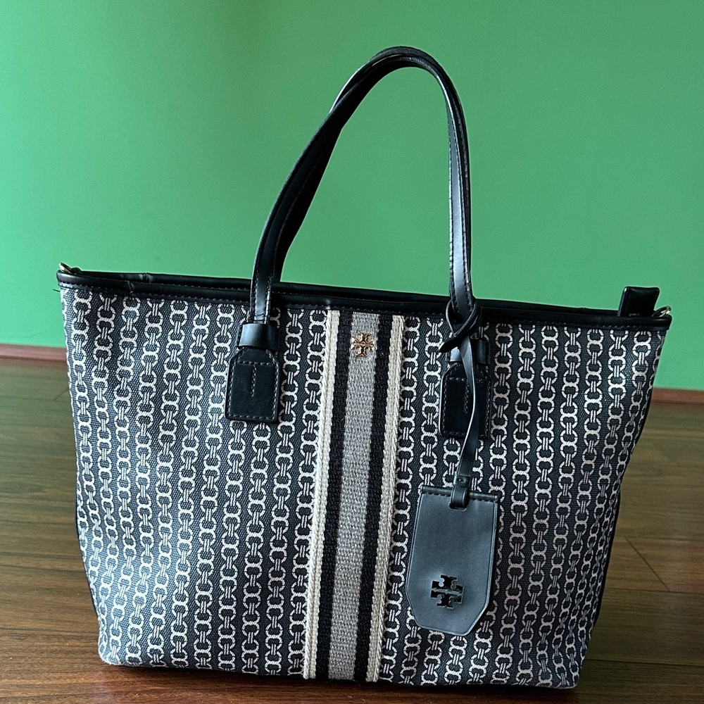🔵🔵EUC Tory Burch Black/Navy/White Patterned Textured Tote🔵🔵